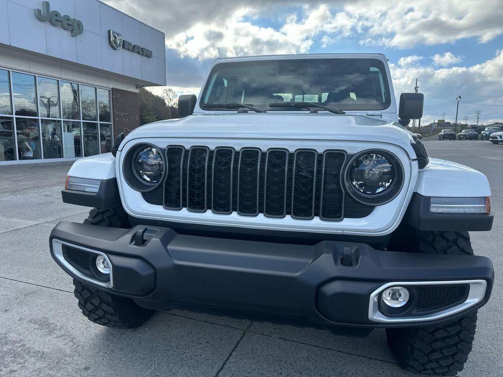 new 2025 Jeep Gladiator car, priced at $48,690