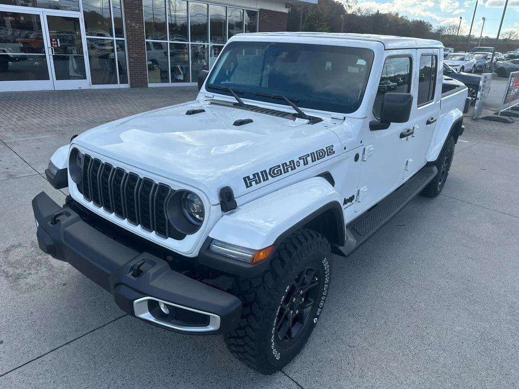 new 2025 Jeep Gladiator car, priced at $48,690