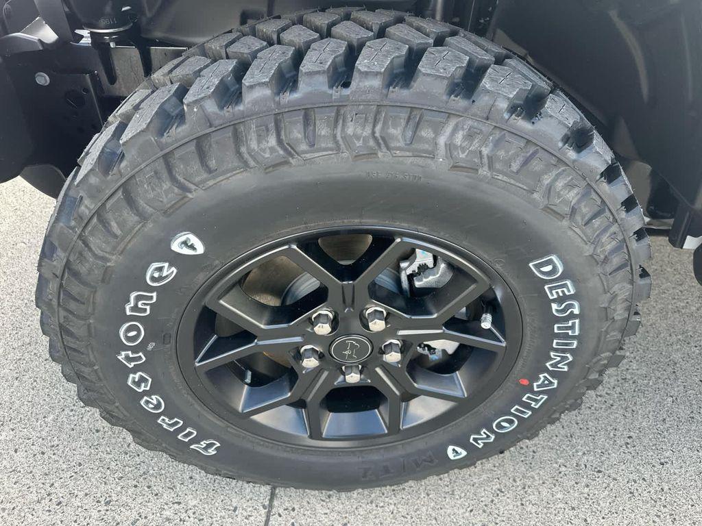 new 2025 Jeep Gladiator car, priced at $48,690