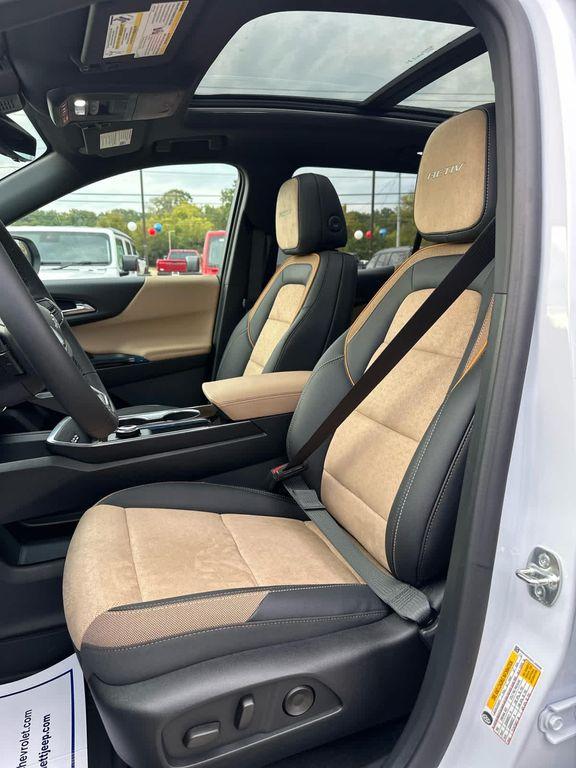 new 2026 Chevrolet Equinox car, priced at $38,995