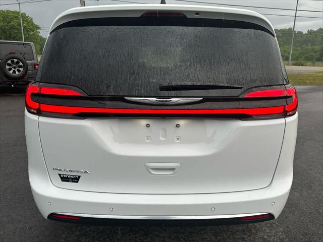 new 2025 Chrysler Pacifica car, priced at $55,730