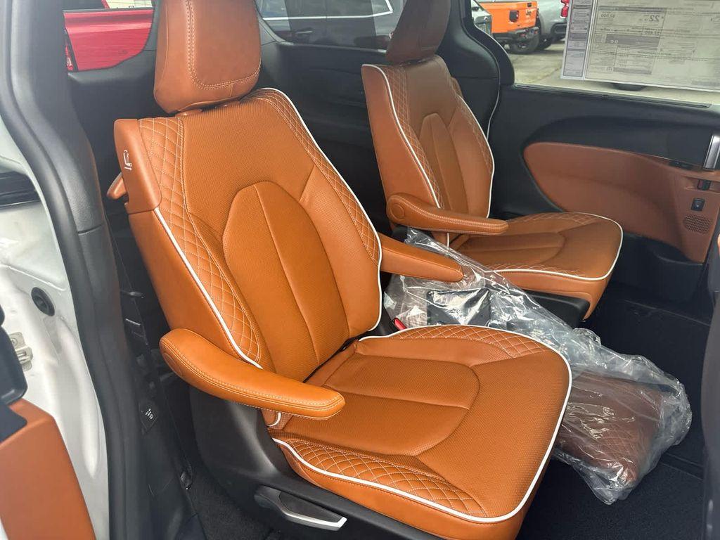 new 2025 Chrysler Pacifica car, priced at $54,230