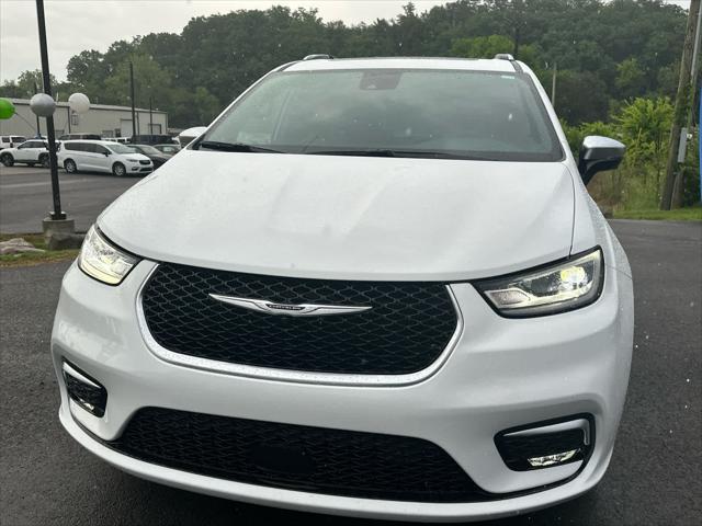 new 2025 Chrysler Pacifica car, priced at $55,730