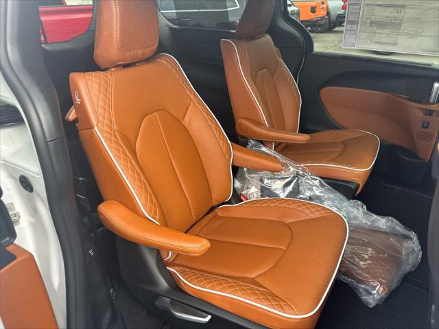new 2025 Chrysler Pacifica car, priced at $55,730