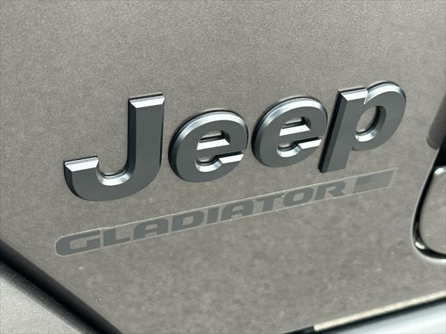 new 2025 Jeep Gladiator car, priced at $44,680