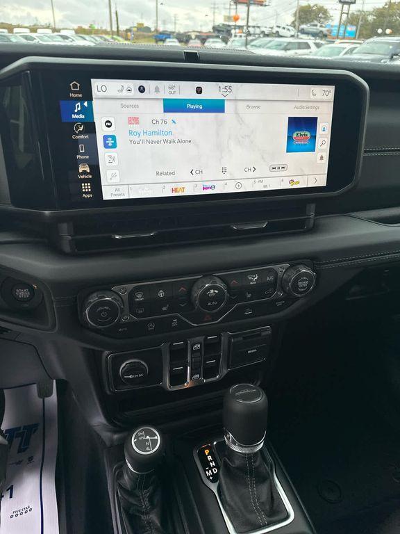 new 2025 Jeep Gladiator car, priced at $46,780