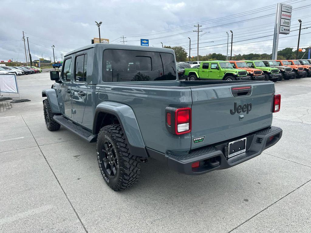 new 2025 Jeep Gladiator car, priced at $46,780