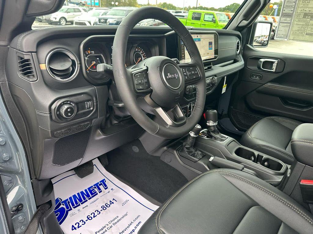 new 2025 Jeep Gladiator car, priced at $46,780