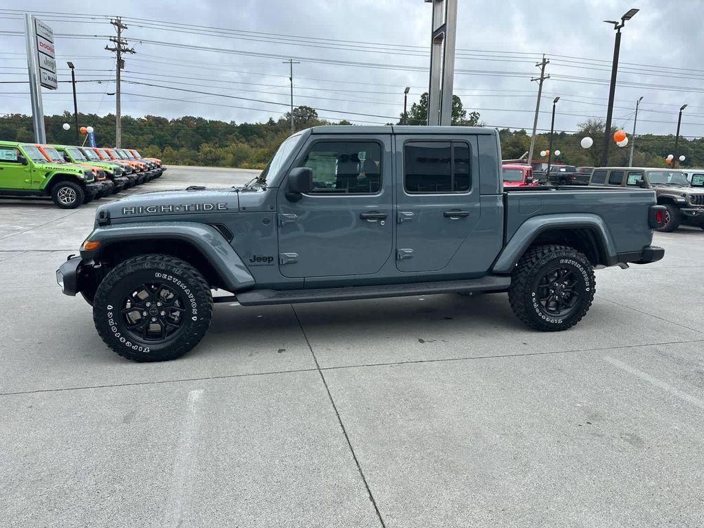 new 2025 Jeep Gladiator car, priced at $46,780
