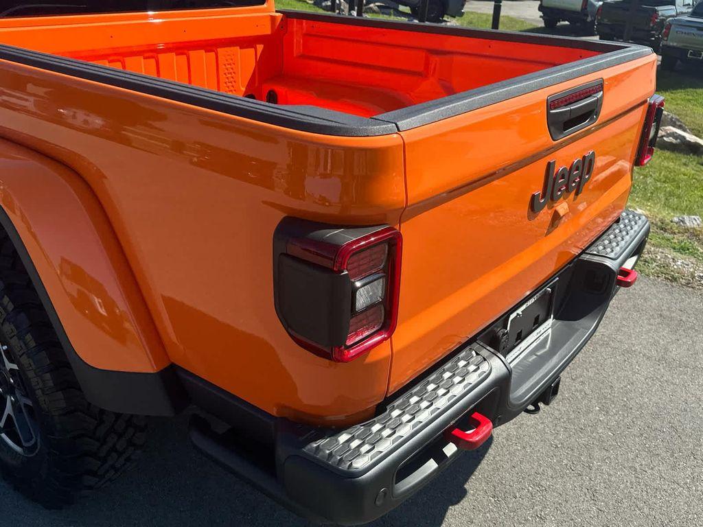 new 2025 Jeep Gladiator car, priced at $61,625