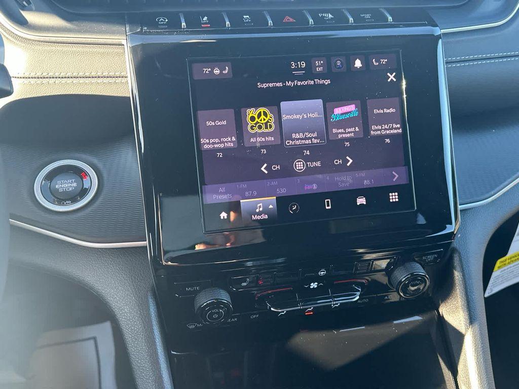 new 2025 Jeep Grand Cherokee car, priced at $41,995