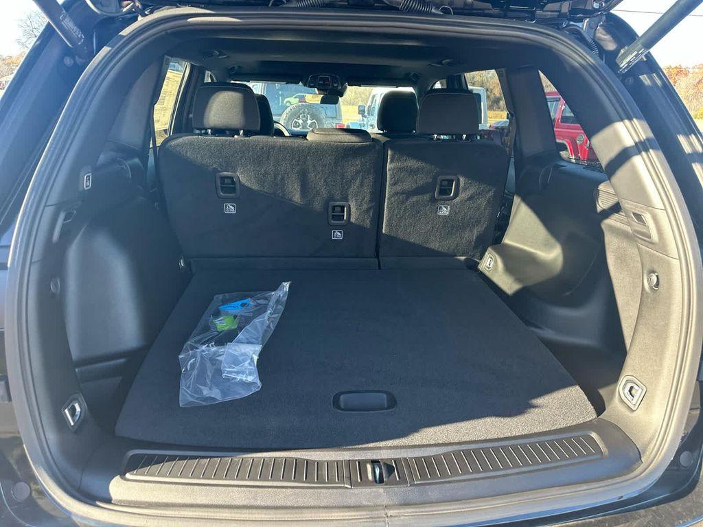 new 2025 Jeep Grand Cherokee car, priced at $41,995