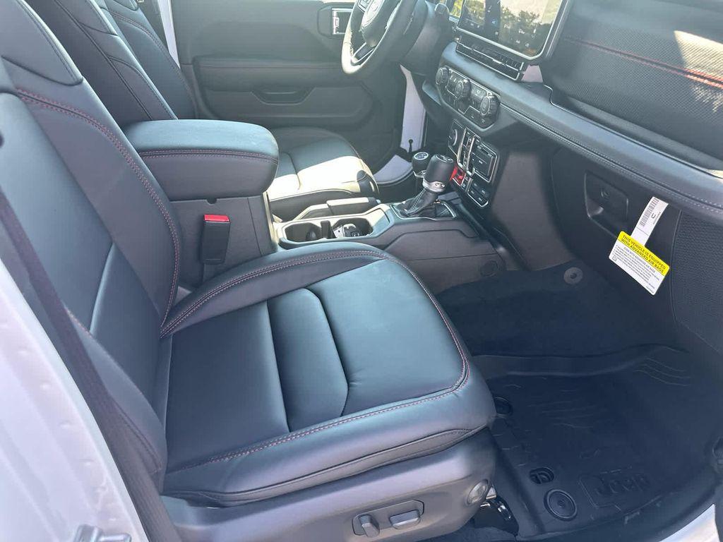 new 2025 Jeep Wrangler car, priced at $67,760