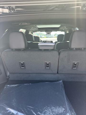 new 2025 Chevrolet Traverse car