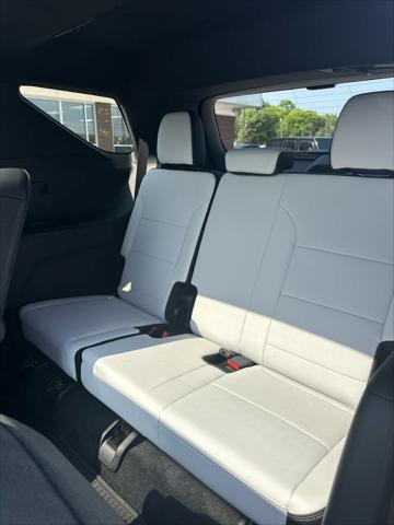 new 2025 Chevrolet Traverse car