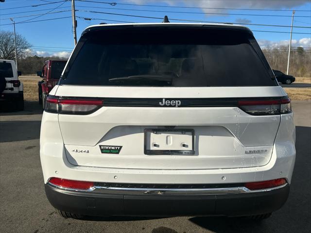 new 2025 Jeep Grand Cherokee car, priced at $42,375