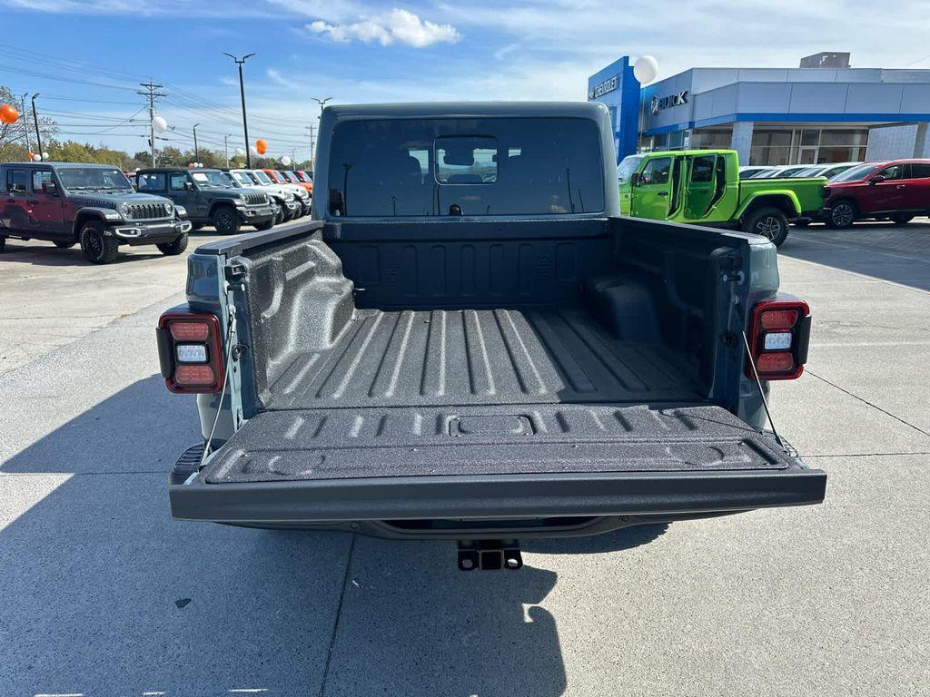 new 2025 Jeep Gladiator car, priced at $61,635