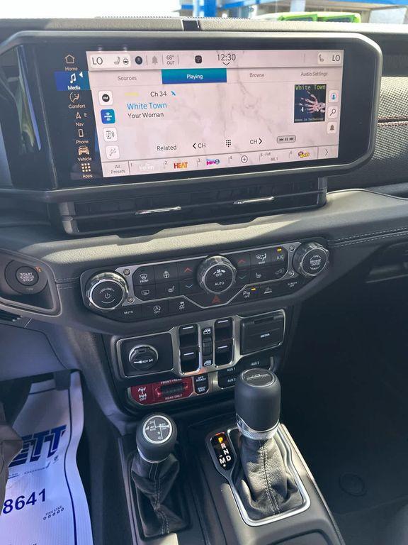 new 2025 Jeep Gladiator car, priced at $61,635