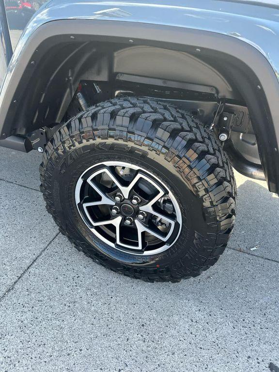 new 2025 Jeep Gladiator car, priced at $61,635