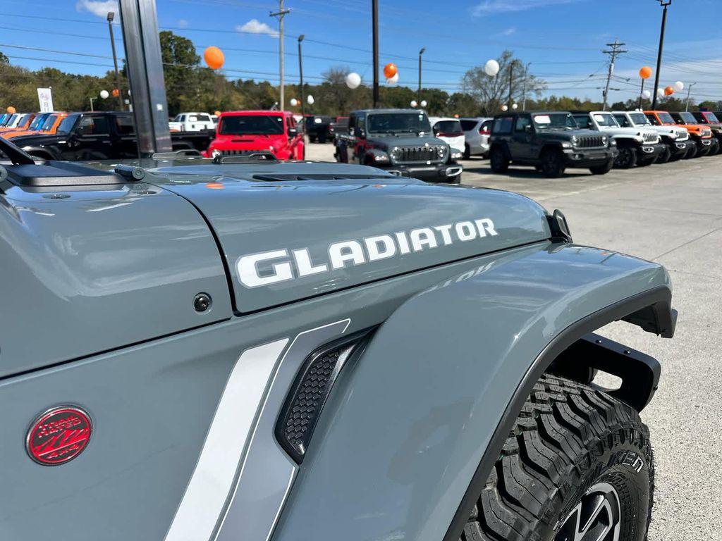 new 2025 Jeep Gladiator car, priced at $61,635