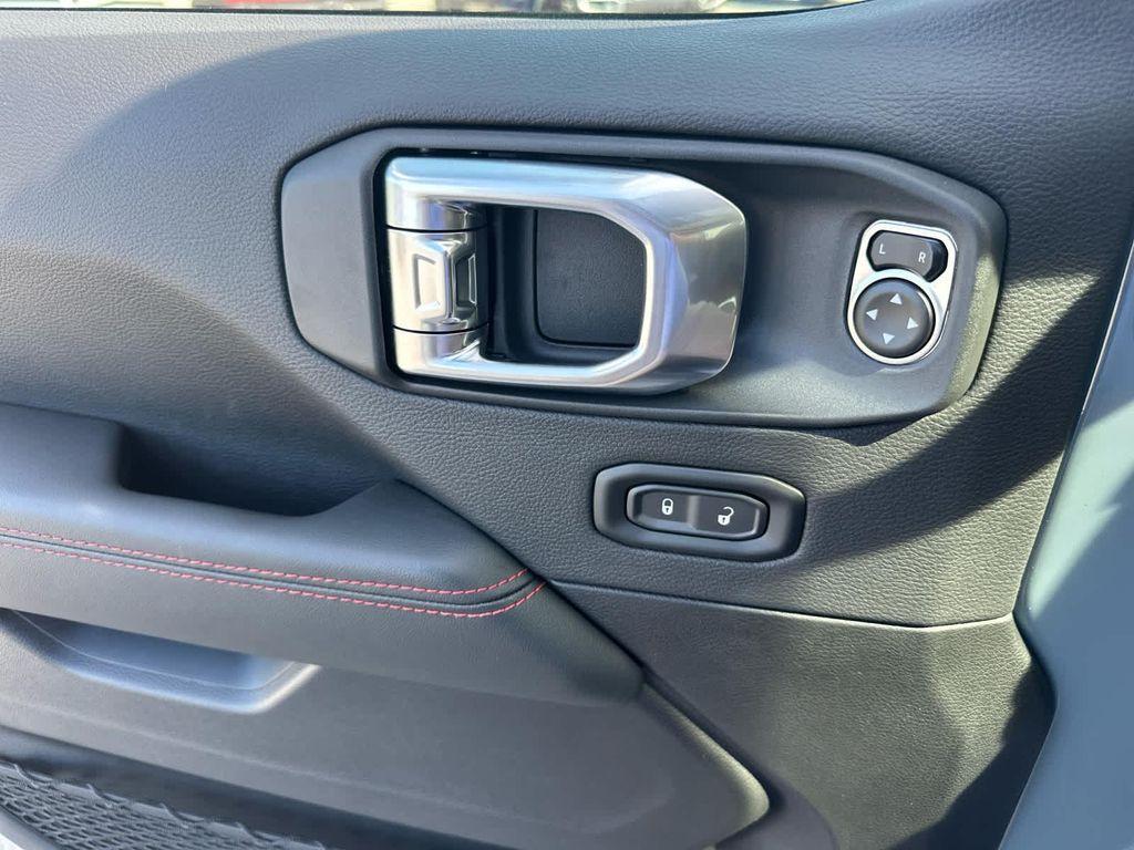 new 2025 Jeep Gladiator car, priced at $61,635