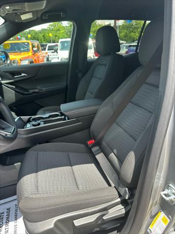 new 2026 Chevrolet Equinox car, priced at $33,385