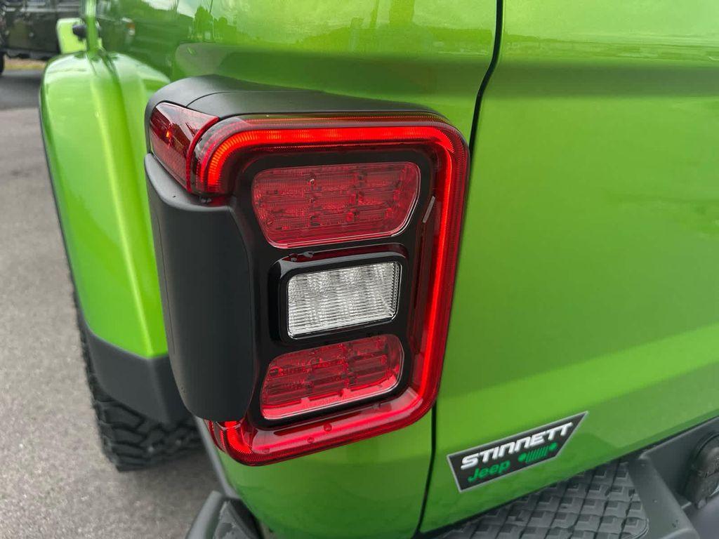 new 2025 Jeep Gladiator car, priced at $60,405