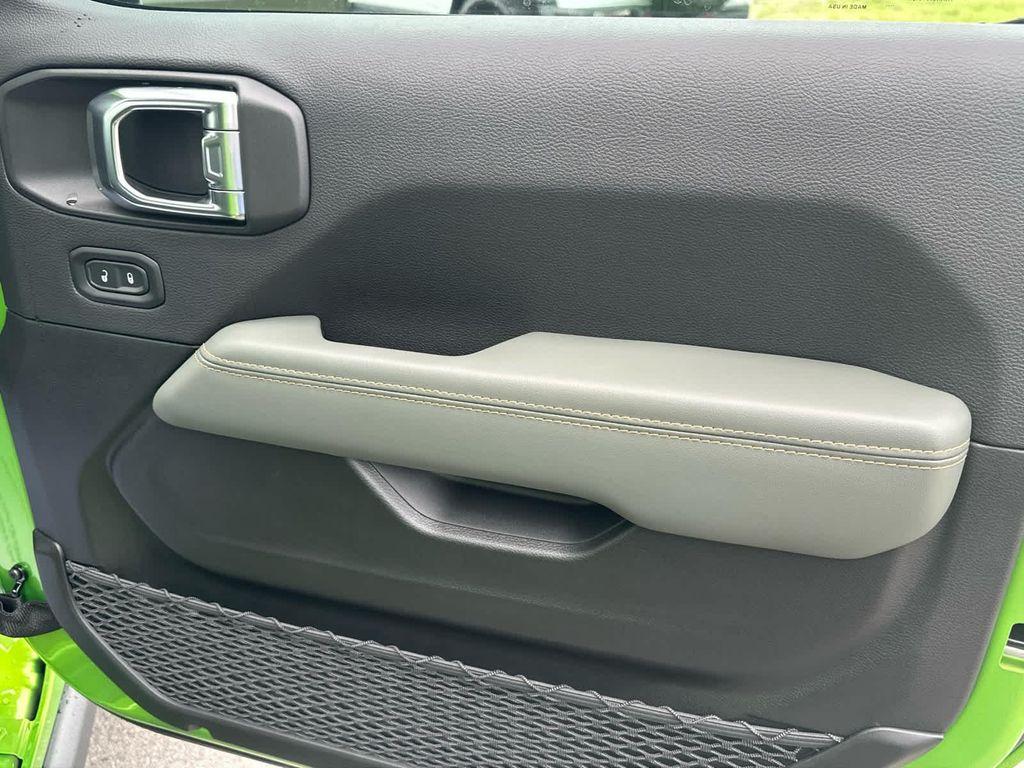 new 2025 Jeep Gladiator car, priced at $60,405