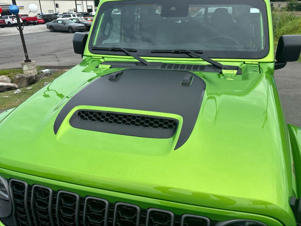 new 2025 Jeep Gladiator car, priced at $60,405