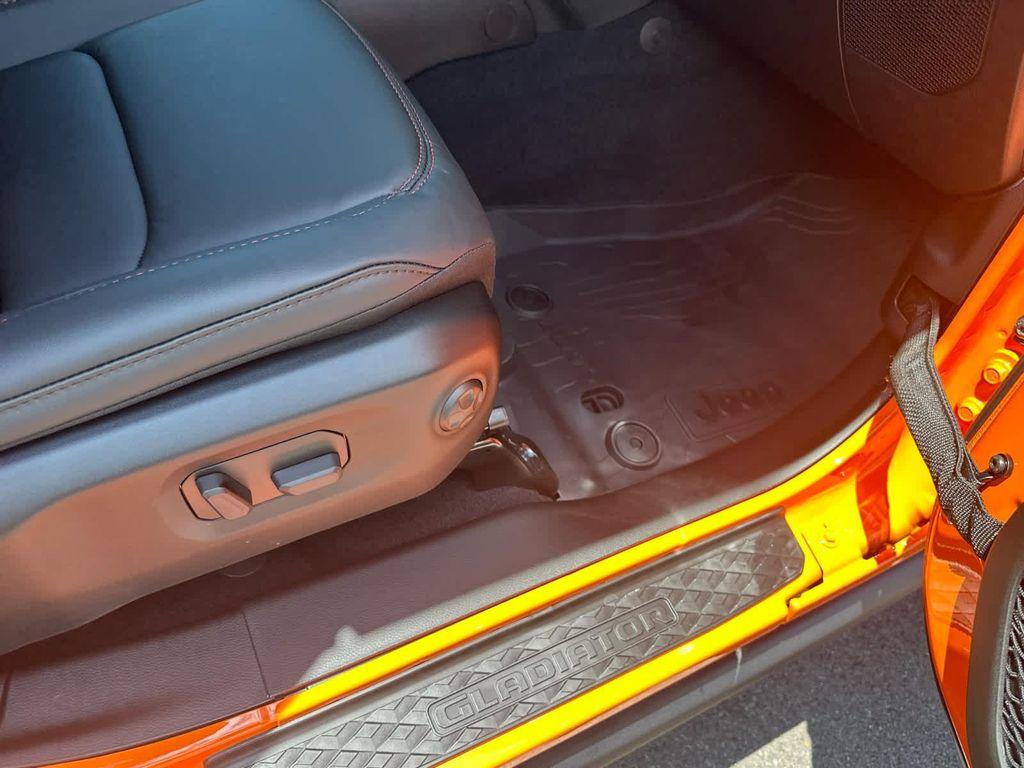 new 2025 Jeep Gladiator car, priced at $61,885