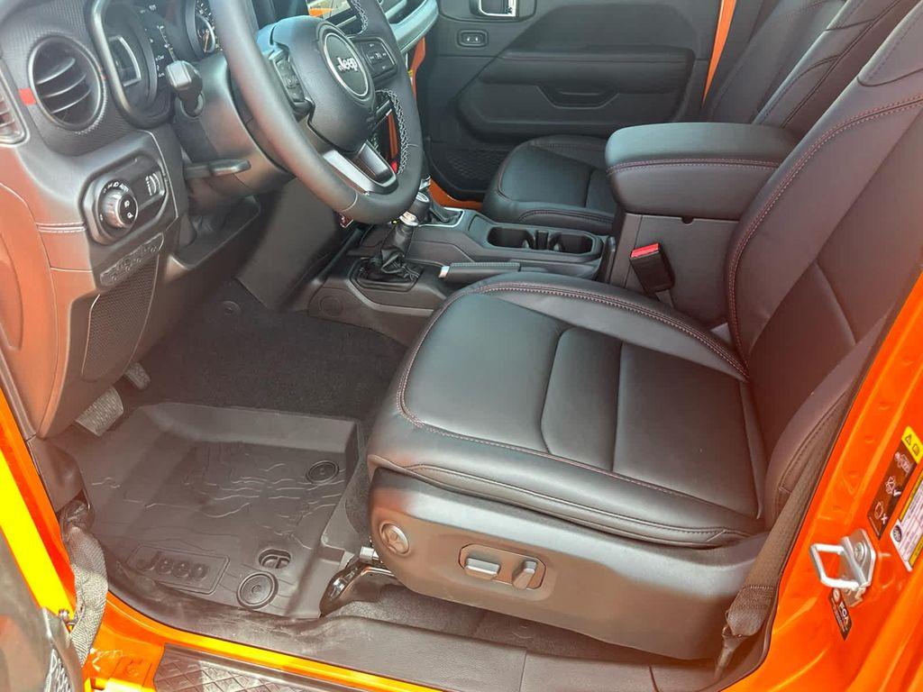 new 2025 Jeep Gladiator car, priced at $61,885