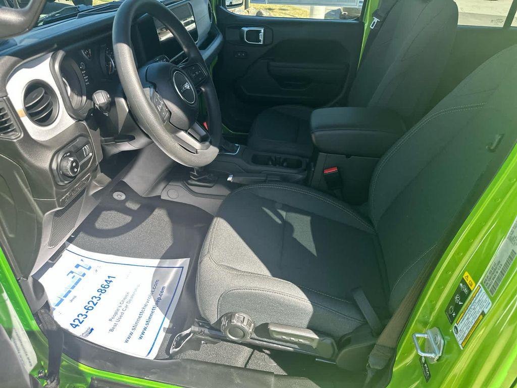 new 2025 Jeep Gladiator car, priced at $42,988