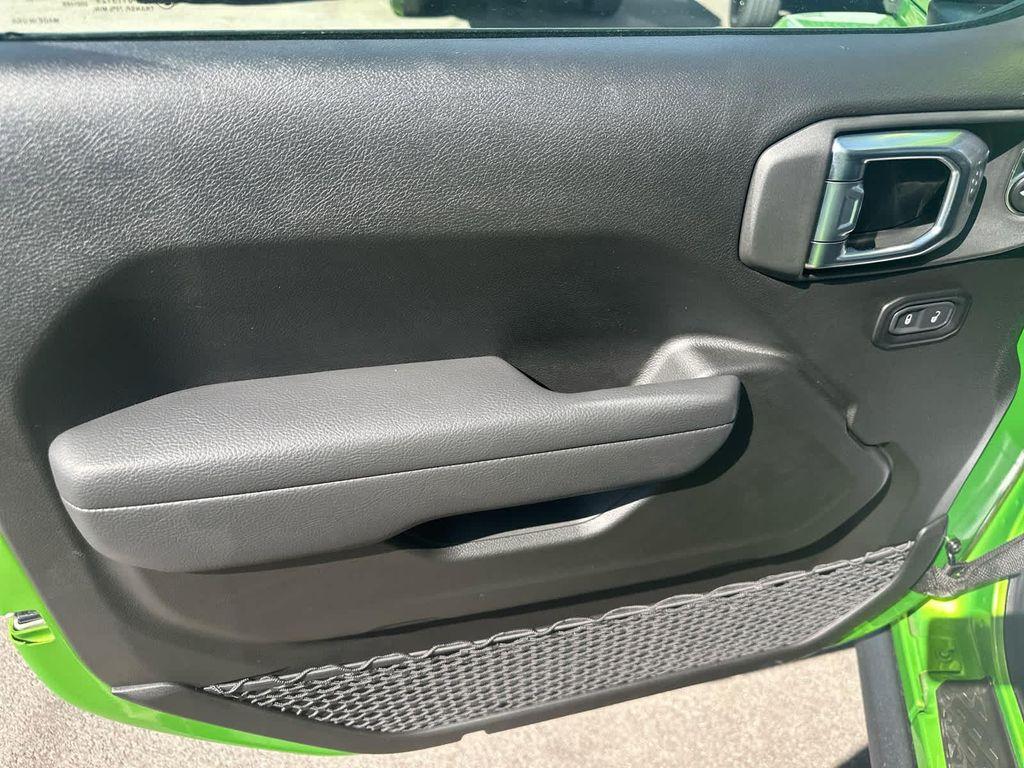 new 2025 Jeep Gladiator car, priced at $42,988