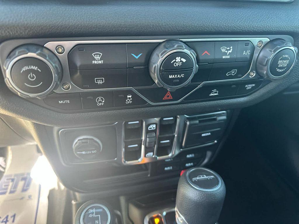 new 2025 Jeep Gladiator car, priced at $42,988