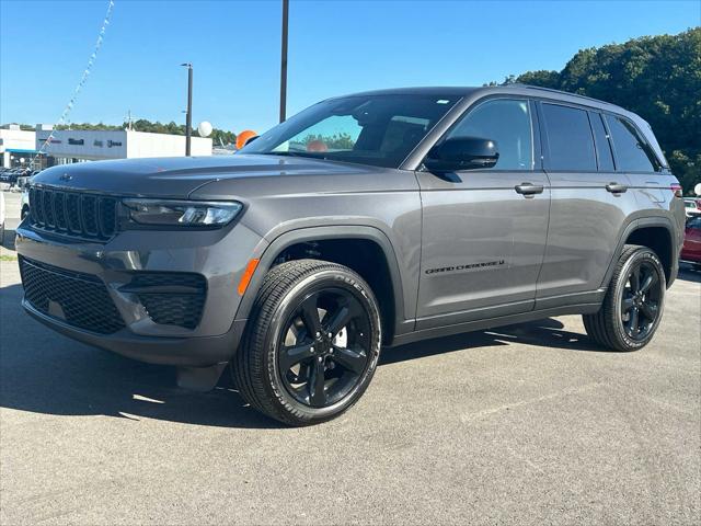 new 2025 Jeep Grand Cherokee car, priced at $48,175