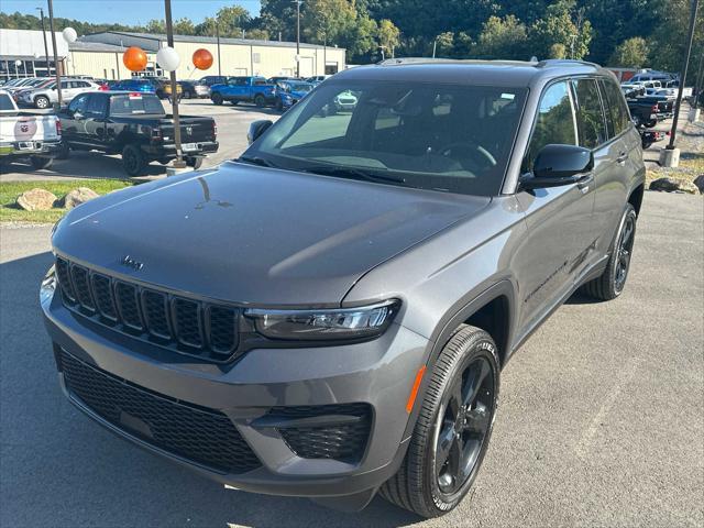 new 2025 Jeep Grand Cherokee car, priced at $46,175