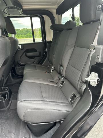 used 2022 Jeep Gladiator car, priced at $33,988