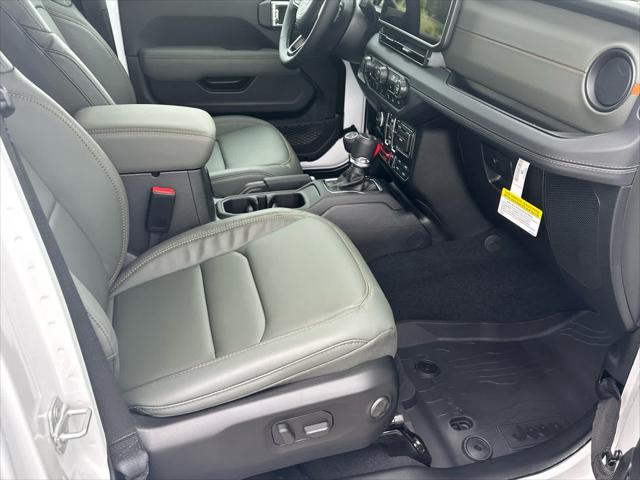 new 2025 Jeep Gladiator car, priced at $62,885