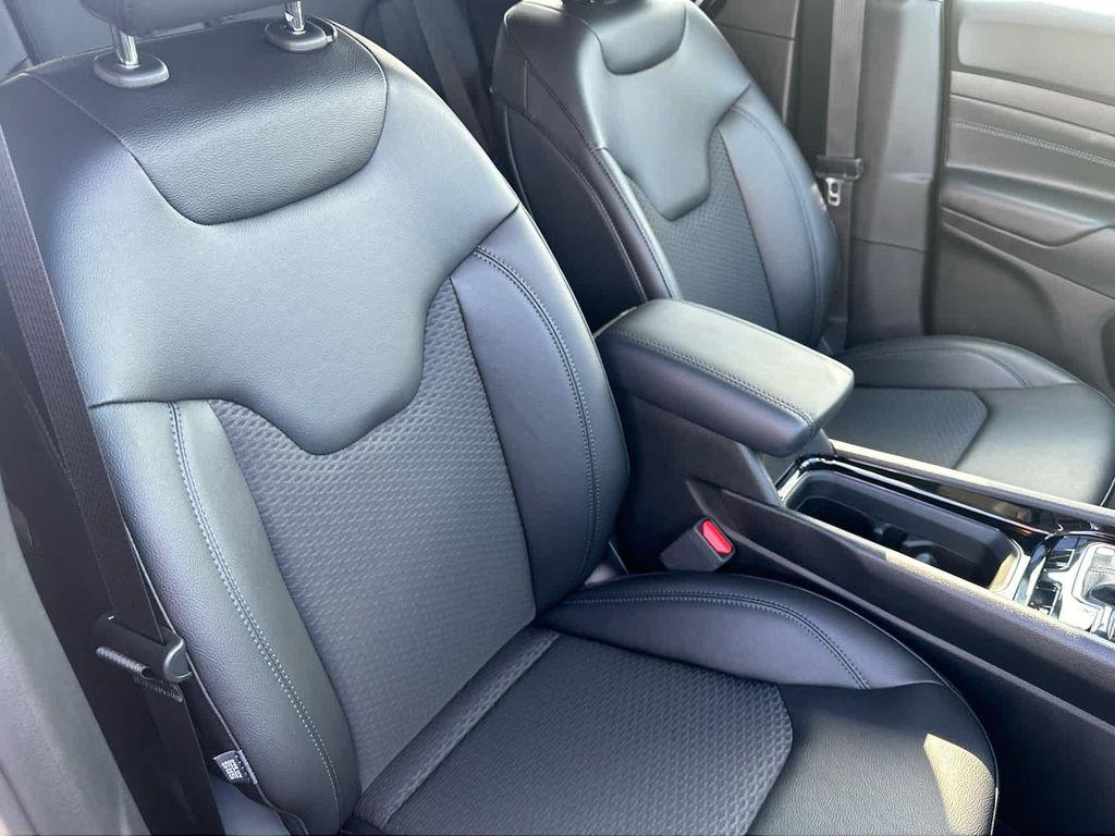 new 2025 Jeep Compass car, priced at $31,995
