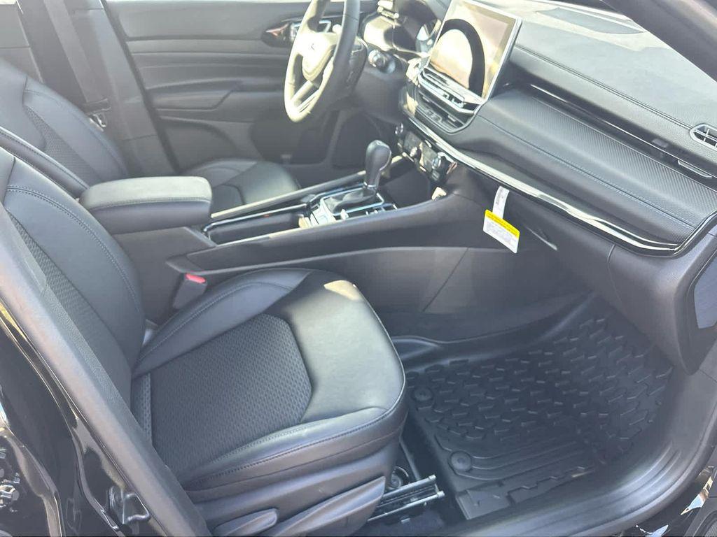 new 2025 Jeep Compass car, priced at $31,995
