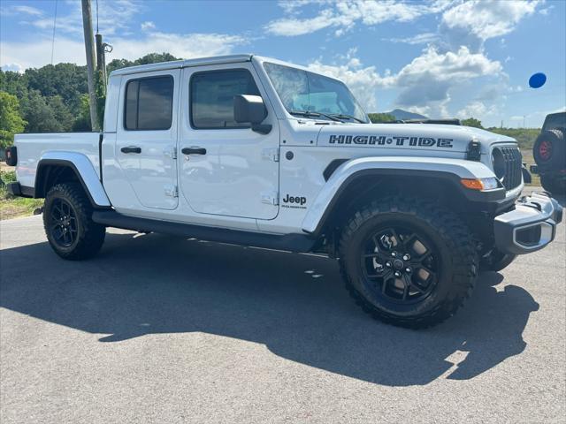 new 2025 Jeep Gladiator car, priced at $47,815