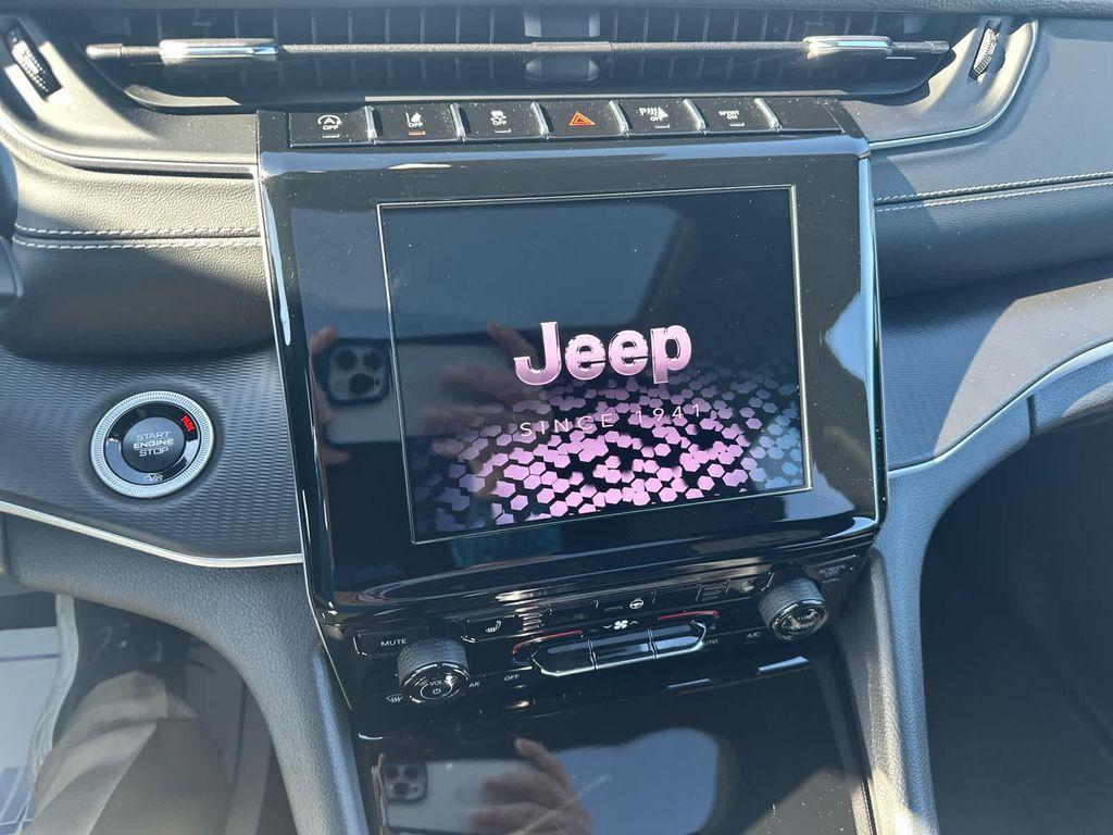 new 2025 Jeep Grand Cherokee L car, priced at $54,040