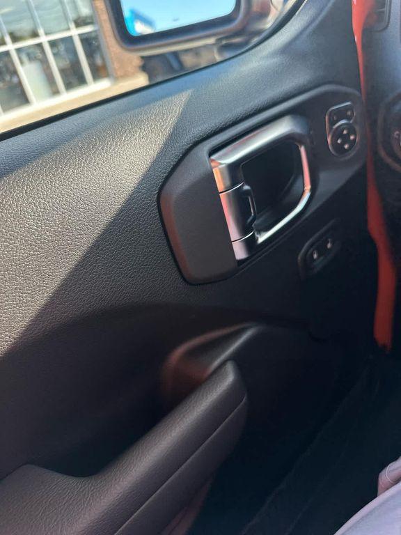 new 2025 Jeep Gladiator car, priced at $47,970