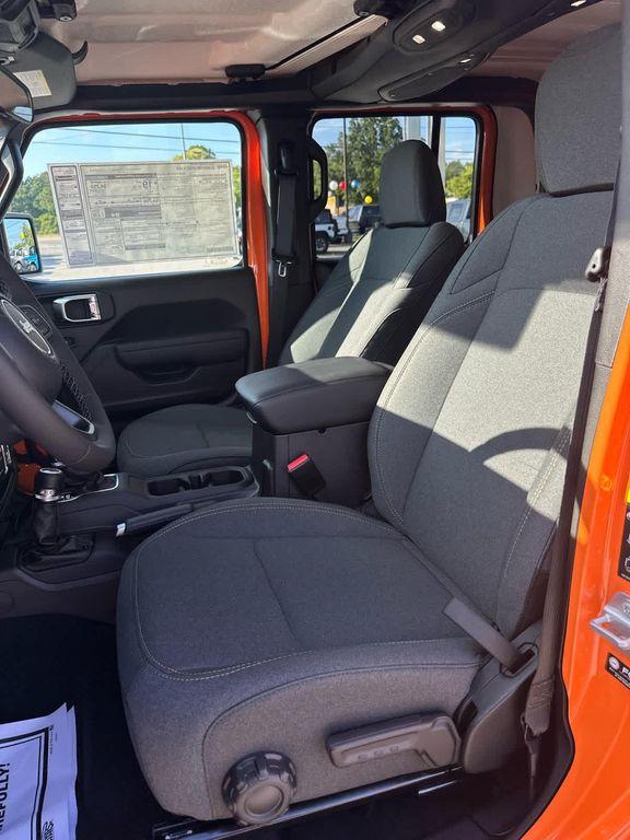 new 2025 Jeep Gladiator car, priced at $47,970