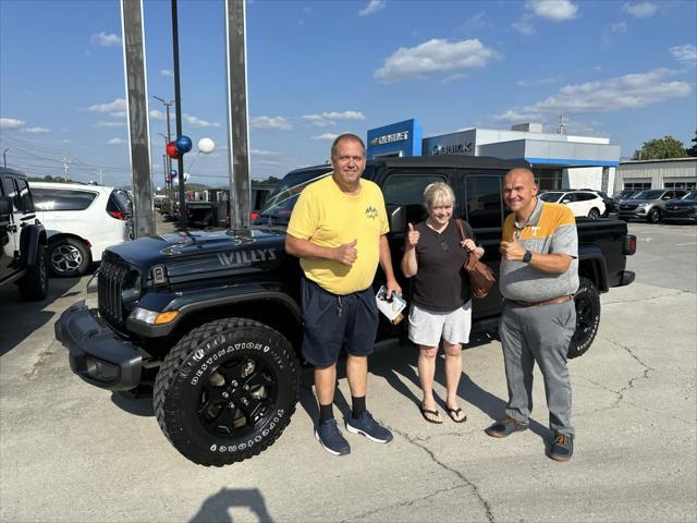 used 2021 Jeep Gladiator car, priced at $27,588