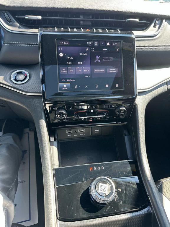 new 2025 Jeep Grand Cherokee car, priced at $45,580