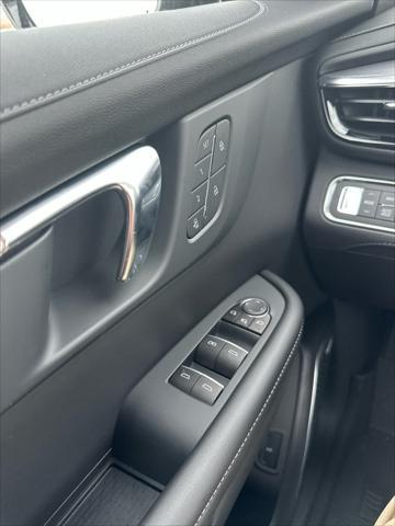 new 2025 Buick Envista car, priced at $26,780