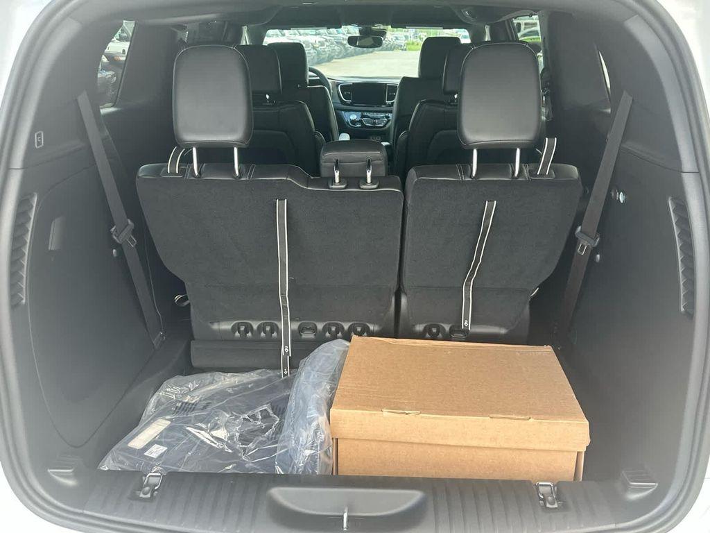 new 2025 Chrysler Pacifica car, priced at $44,520