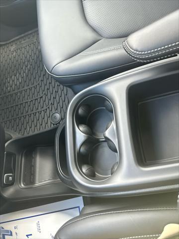 new 2025 Chrysler Pacifica car, priced at $45,420