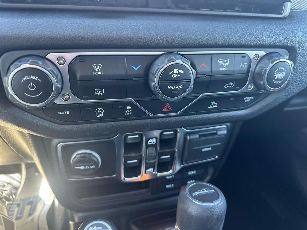 new 2025 Jeep Gladiator car, priced at $43,560
